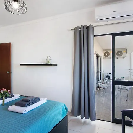 Summer Place アパート *